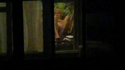 Onu kedi evde türk porno temizler